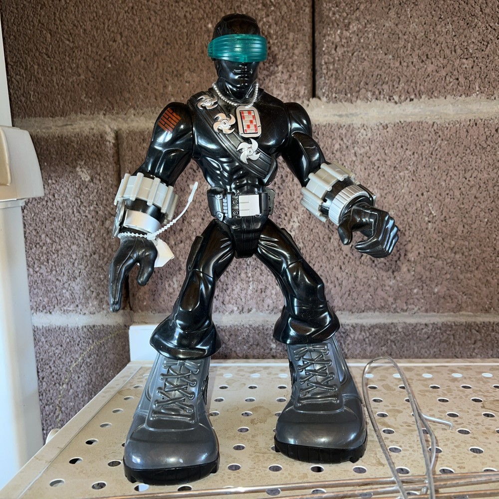 GI Joe Tough Troopers Snake Eyes 11” Talking Action Figure Hasbro 2009