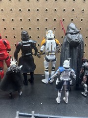 13 Star Wars figures ranging in size and origin see description for details!