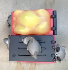 100% Soft NYCC 2023 Trash Panda Raccoon Dumpster Fire Vinyl Figure Exclusive