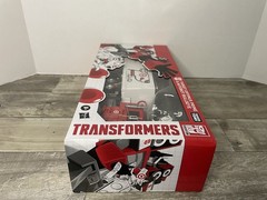 Transformers Optimus Prime and Autobot Bullseye – Takara Tomy Hasbro – NEW