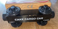 Thomas Wooden Train by Fisher Price Birthday Thomas & Cake Cargo Car Y4501