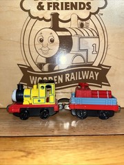 YELLOW RHENEAS THOMAS FRIENDS TRAIN Take N Play DIECAST NEW PAINT VARIANT !