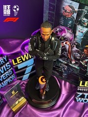 Lewis Hamilton 7x Champion Mercedes F1 1/6 Figure & Car Model – In Stock