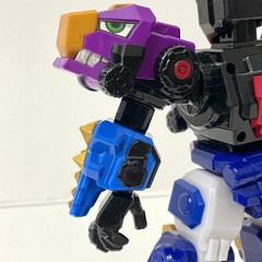 Dino Core Season 3 MINI ULTRA D-BUSTER Action Figure Robot – not complete