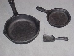 1/6 scale resin cast- “cast-iron” Frying pan set for Ultimate Soldier or GI Joe