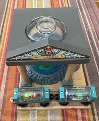 Learning Curve Wooden Thomas Train Sodor Aquarium & Clownfish Aquarium Cars!