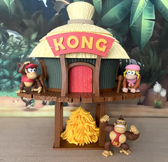 Donkey Kong Country Jungle Tree House Figure Playset; Nintendo Toy; READ