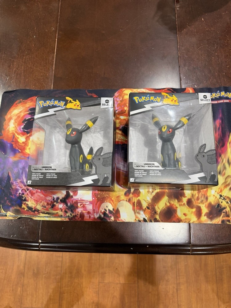 Jazwares 2026 Pokémon Select Series 15 Umbreon Vinyl Figures