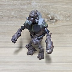 Halo Reach Series 4 Covenant Grunt Major Action Figure 2011 McFarlane With Mask