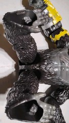 Giant King Kong Action Figure 11″ inch Godzilla x Kong with B.E.A.S.T. Glove EUC