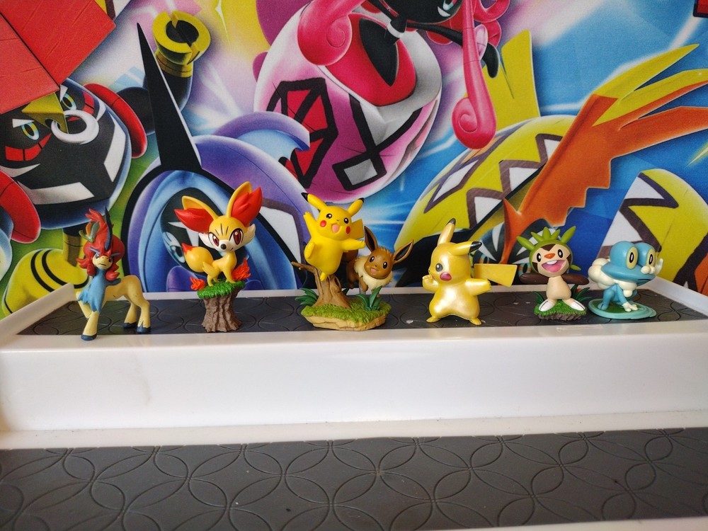 Officially licensed Pokemon figurine lot of 6 😎cool Lot