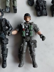 Lot Of 9 Action Figure Army Men With A Lot Of Accessories Pre-owned