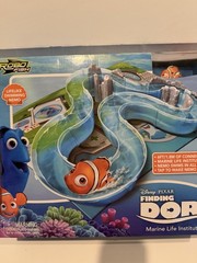 Robofish Finding Dory Marine Life Institute Playset With Nemo Zuru 2015 In Box