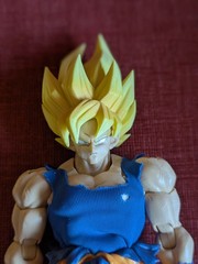 S.H. Figuarts Legendary Super Saiyan Son Goku (Original Release) w/ MLan Shirt