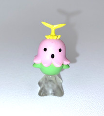 Digimon Sunflowmon Lalamon savers 1.5″ Bandai In hand