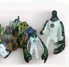 Ben 10 Ten Lot of 20 Action Figures Cartoon Network Vintage Mixed Lot