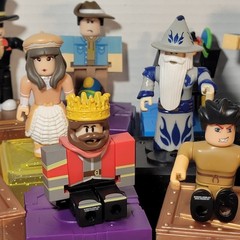 Roblox Lot of 12 Action Figures with Accessories & Box Collectable Toys NO CODES