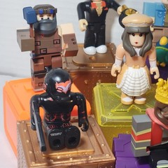 Roblox Lot of 12 Action Figures with Accessories & Box Collectable Toys NO CODES