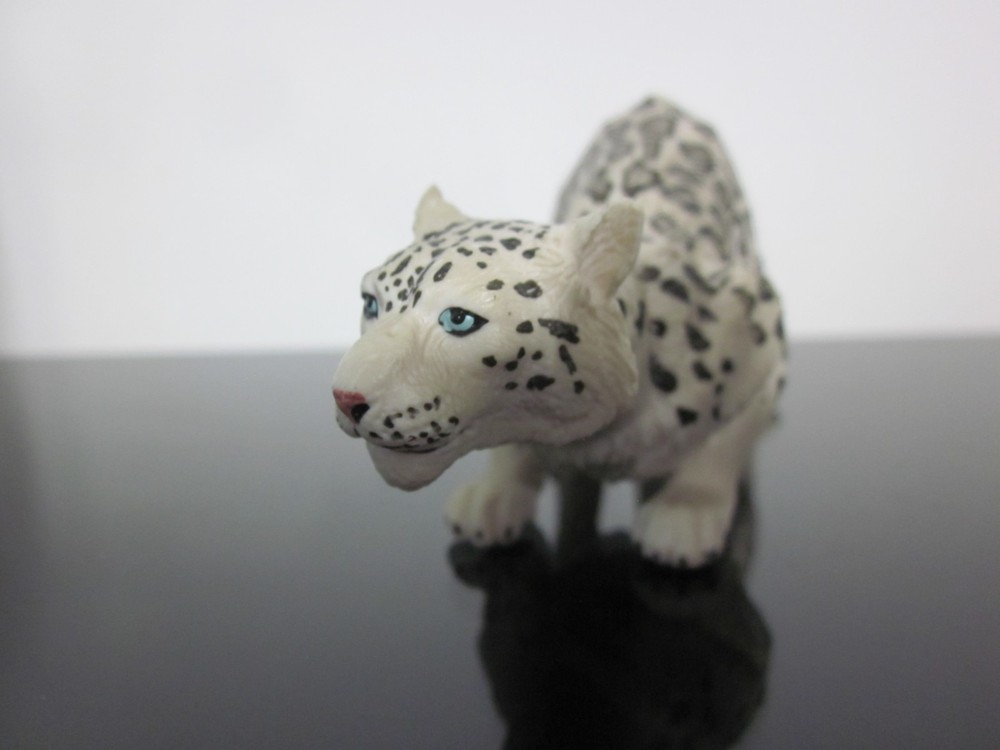 Mojo Fun Snow Leopard 2021 Wildlife Toy Figure