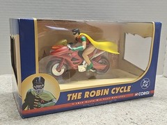DC COMICS CORGI THE ROBIN CYCLE W/ROBIN 2005- 1:16 DIE CAST NIB