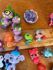 Large Lot of Mini Vinyl Plastic Rubber Sparkly & Not Cutsy Animal Play Figures –