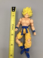 Dragon Ball Evolve Super Saiyan Son Goku Battle Damage Action Figure