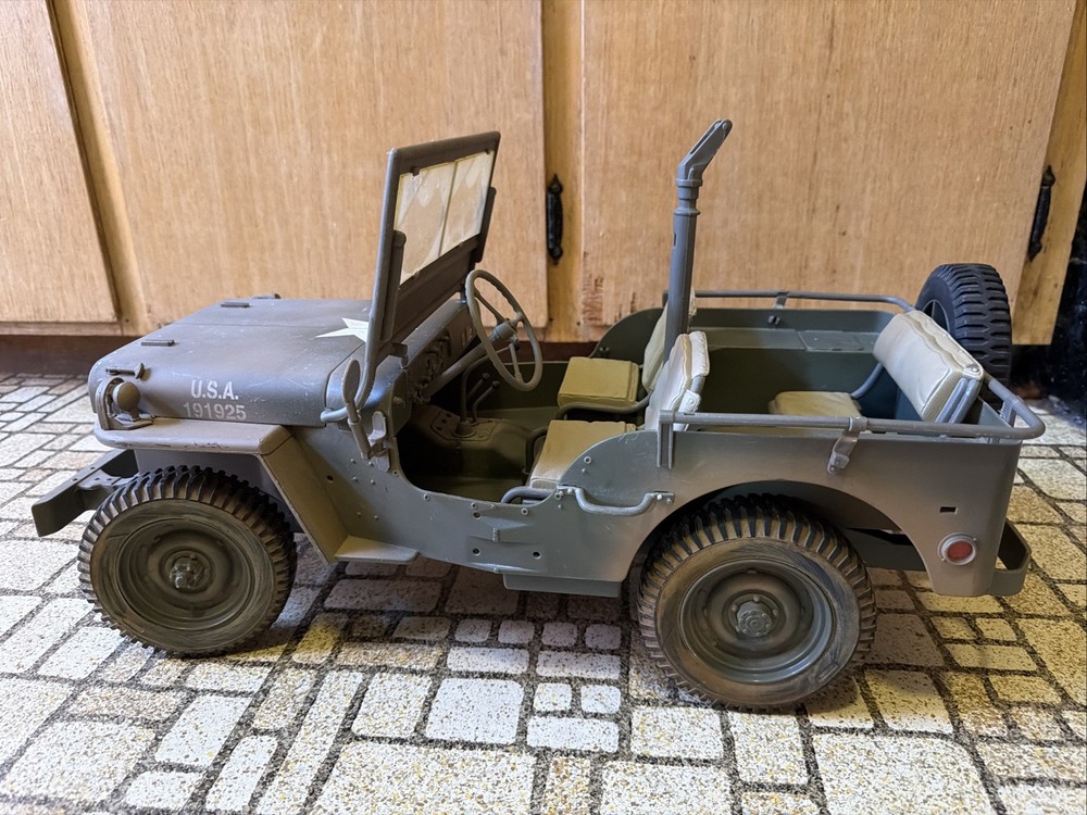 Hasbro GI Joe 12″ WWII 1941 Jeep Willys US Army 1:6 Scale (2001)