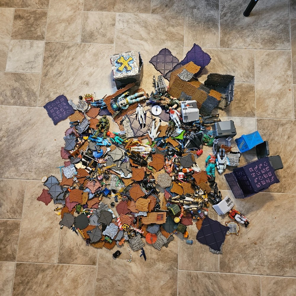 Over 10lbs of Jazwares Fortnite 4” and 6″ Inch Action Figure Lot (see Photos)