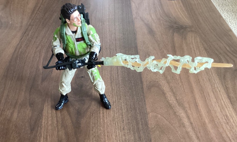 Egon Spengler Ghostbusters Hasbro Plasma Series Glow-in-the-Dark Action Figure