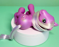 2003 G3 My Little Pony Rainbow Pony 1st Release Wysteria Purple Shimmer MLP