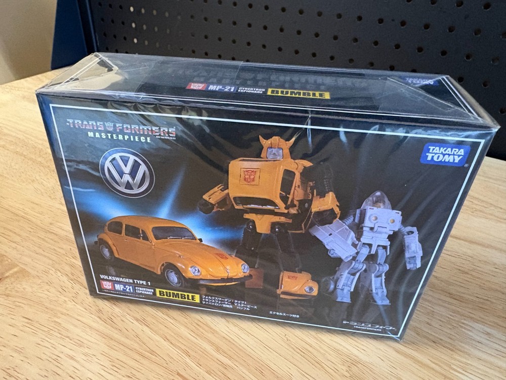 Transformers Masterpiece Bumblebee MP-21 MISB AUTHENTIC w/coin, mask, and wrap