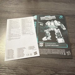Transformers Generations War for Cybertron: Earthrise Deluxe Class Sunstreaker
