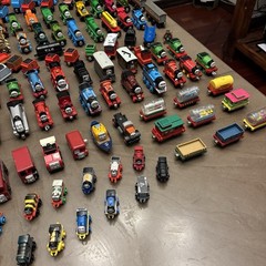 HUGE LOT – 200 pieces THOMAS AND FRIENDS TRAINS Wood Die Cast Plastic toys