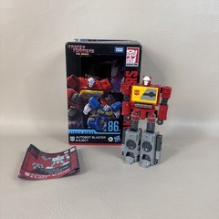 Hasbro Transformers Studio Series 86/25 Autobot Blaster & Eject