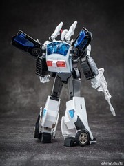 DX9 Toys D18 Devetive G1 Transformers Prowl Masterpiece Scale MISB US Seller