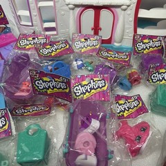 Shopkins Sweet Spot Food Fair Playset Gumball Machine Plus Several Figures More