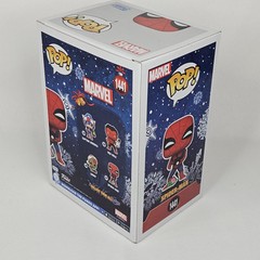 Funko Pop Marvel MCU Holiday Spider-man 1441 Bobblehead w/Protector