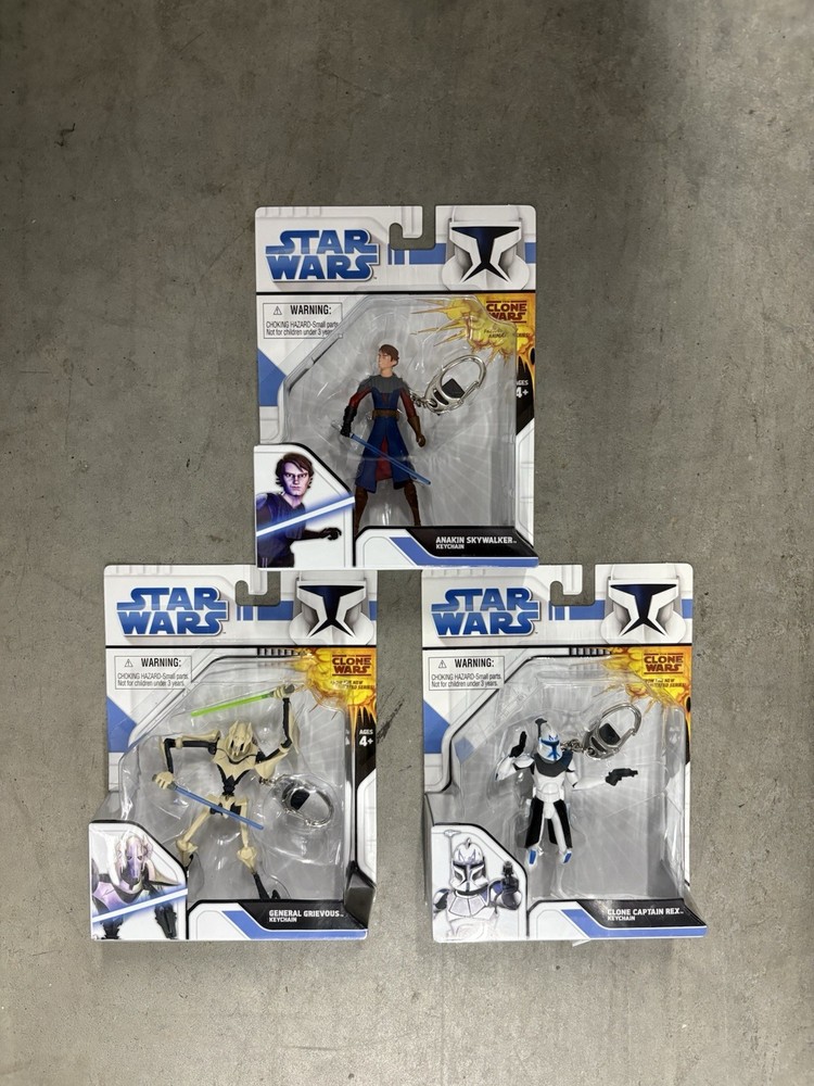 Lot of 3 Star Wars Clone Wars Keychains All New Sealed