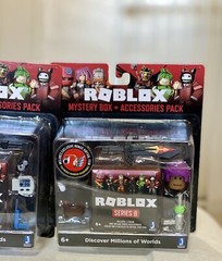 Roblox Celebrity Series 8 Mystery Copper Mystery Box + Accessories Pack Lot Of 3