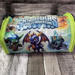 SKYLANDERS 🔥CLEARANCE Lot of 39 , instructions manual, poster and Travel Case