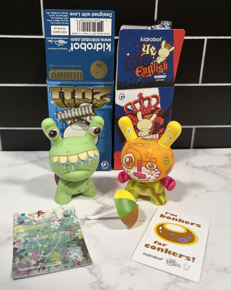 Kidrobot Dunny 2011 & Ye Olde English Series Snail & Gardunny 3″ Vinyl Lot of 2