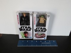 HASBRO STAR WARS Figures: Luke Skywalker b6333 & Mandalorian The Child F2832