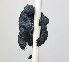 Hugging Gamera 1996 Green Version – 2″ Mini Gashapon Figure Gacha Genco