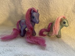 MLP G3 2004 My Little Pony Petal Blossom Flower Flash w/Accessories Purple Pink