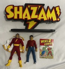 DC Direct SHAZAM ⚡️Figures + Customer Tabletop Sign