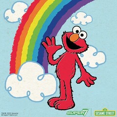 Super 7 Sesame Street – ReAction Figures Exclusive – Elmo (Rainbow)