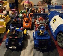 Huge Lot of Paw Patrol Figures, stuffed animals, books, mini paws, (see pics)