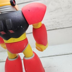 Jazwares Mega Man Retro Roto Gutsman 2005 7″ Adjustable Action Figure Read