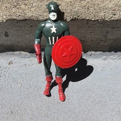 Vintage Lakeside Captain America Super Flex Action Figure and Shield 1966 Marvel