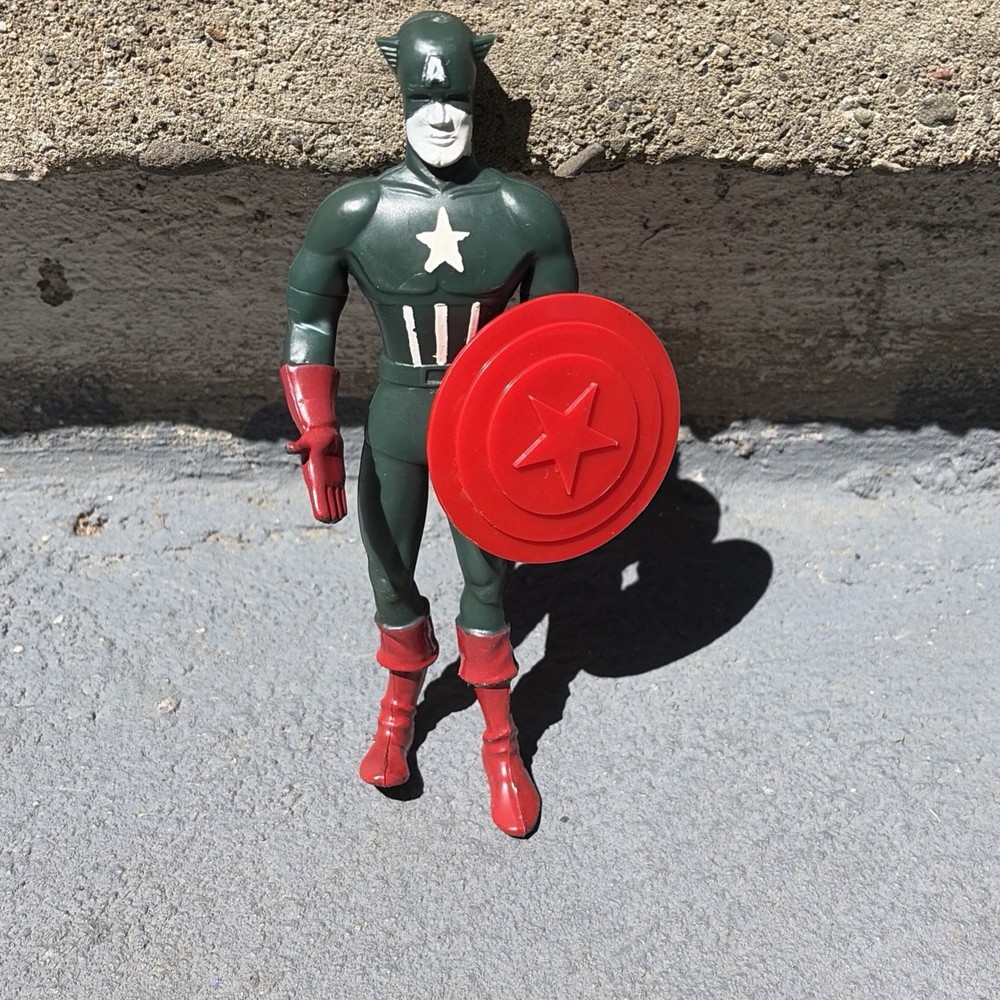 Vintage Lakeside Captain America Super Flex Action Figure and Shield 1966 Marvel